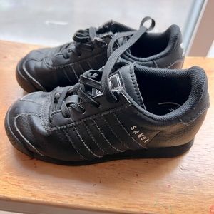 ADIDAS Toddler Boys 11 sneakers